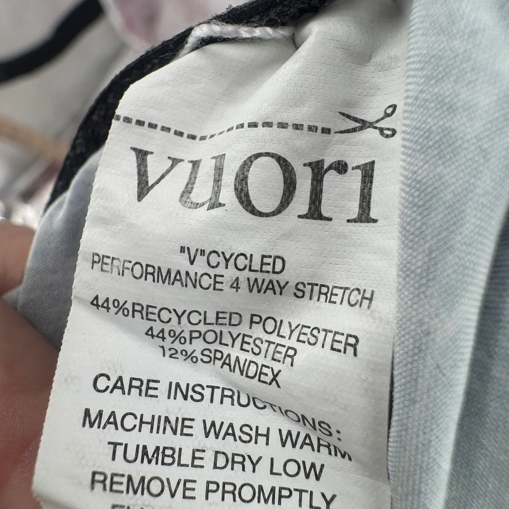 Vuori Banks Boardshorts Mens Large  Blue White Wave 4-Way Stretch Swim Trunks